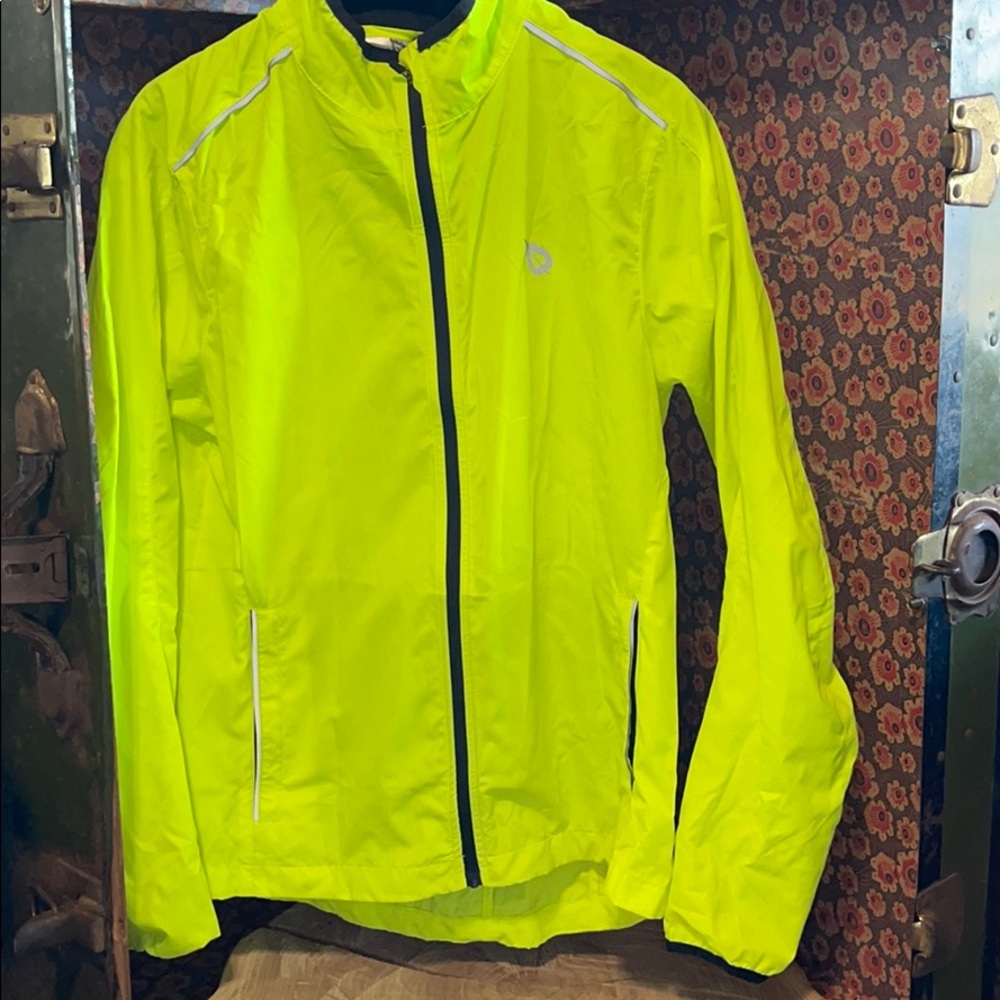 GET NOTICED!! Baleaf Cycling / Running Windbreaker